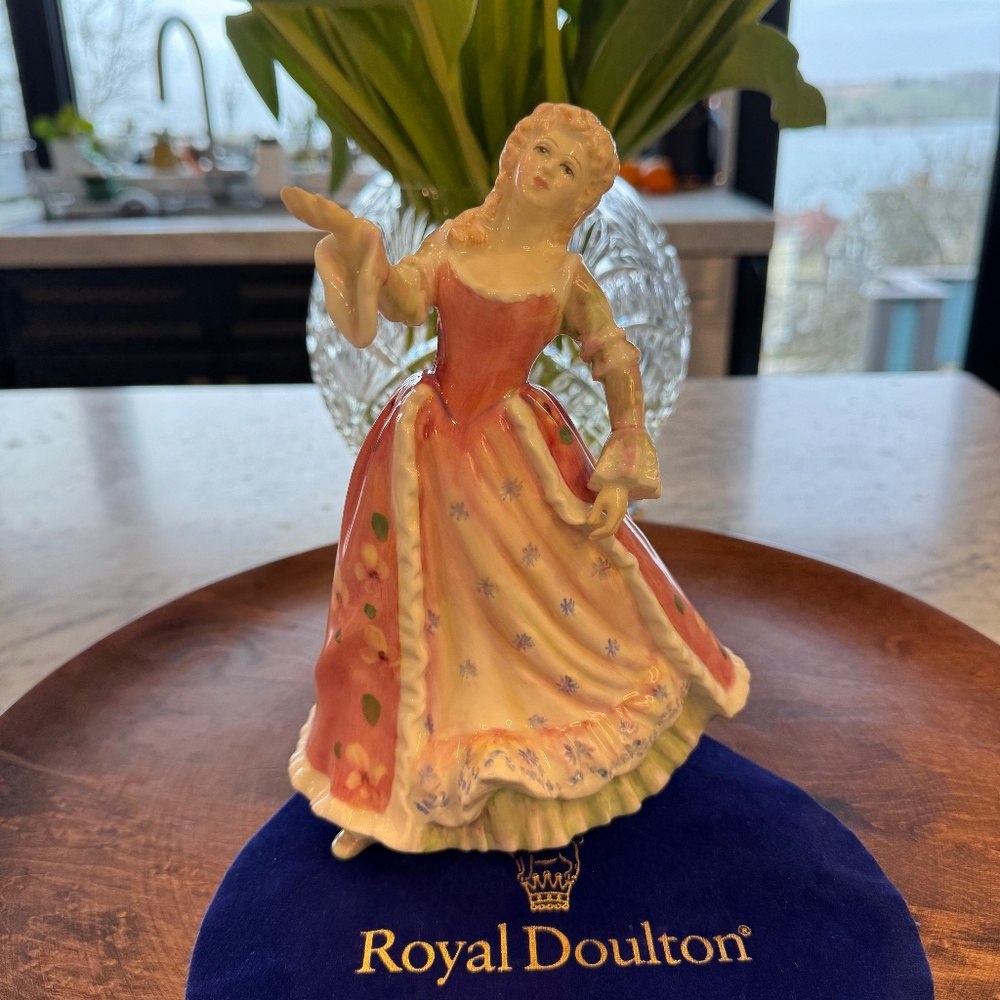 Royal Doulton Pretty Ladies Figurine "Caroline" HN3694.